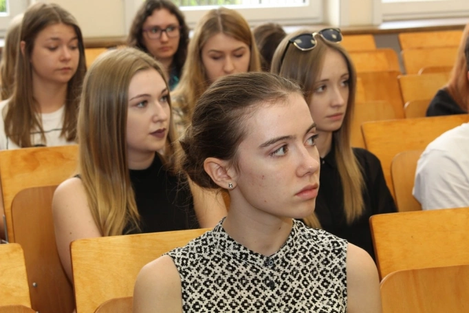 Zdjęcie nr 39 z galerii Finał I Otwartego Turnieju Debat Oksfordzkich. "Złoty Argument 2016" w rękach "Staszica"