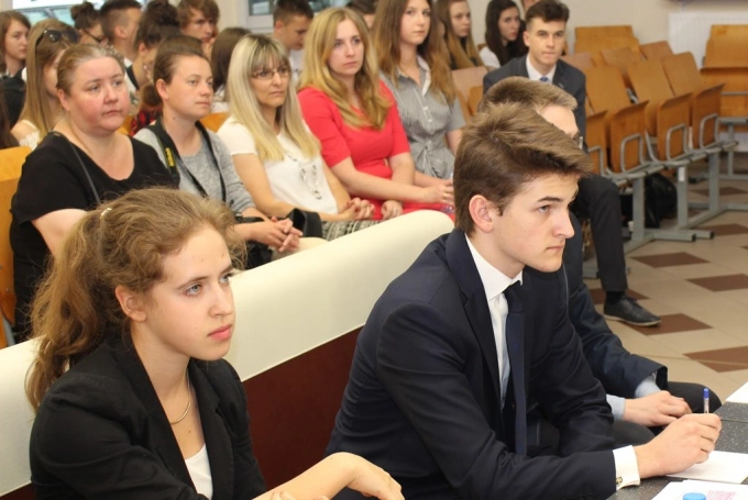 Zdjęcie nr 44 z galerii Finał I Otwartego Turnieju Debat Oksfordzkich. "Złoty Argument 2016" w rękach "Staszica"