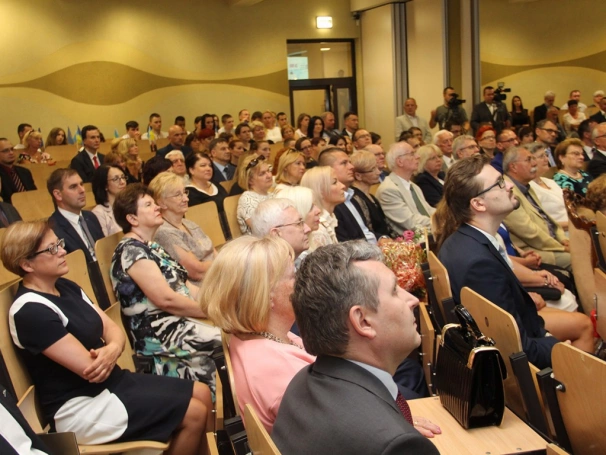 Zdjęcie nr 20 z galerii Święto Wyższej Szkoły Biznesu w Dąbrowie Górniczej - Uczelni zrodzonej z marzeń