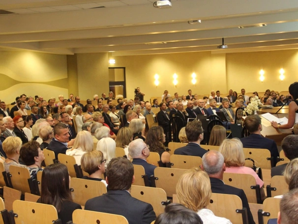 Zdjęcie nr 22 z galerii Święto Wyższej Szkoły Biznesu w Dąbrowie Górniczej - Uczelni zrodzonej z marzeń