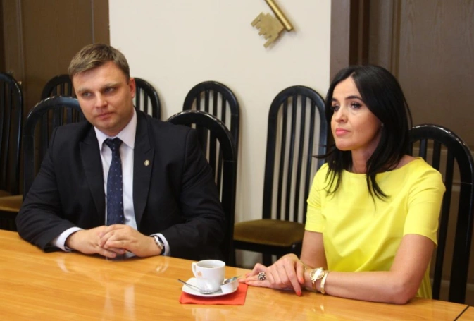 Zdjęcie nr 2 z galerii IV Liceum Ogólnokształcącego im. K.K. Baczyńskiego w Olkuszu dołączyło do grona partnerów WSB