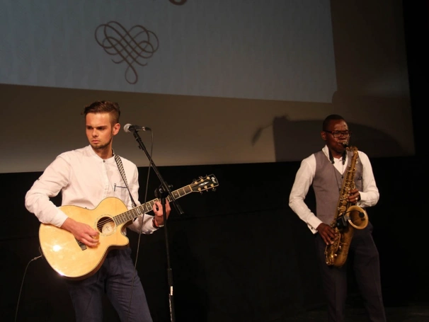 Zdjęcie nr 9 z galerii Koncert Zbigniewa Wodeckiego uświetnił galę wręczenia świadectw ukończenia studiów podyplomowych WSB