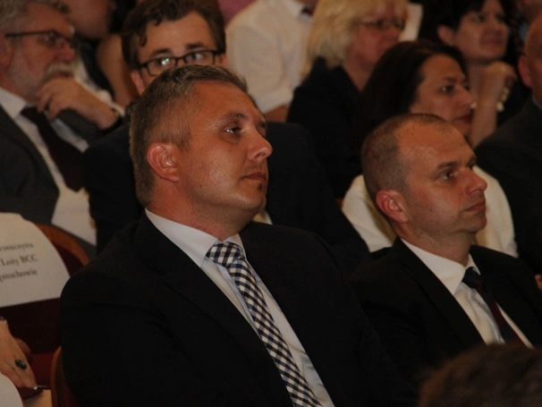 Zdjęcie nr 13 z galerii Koncert Zbigniewa Wodeckiego uświetnił galę wręczenia świadectw ukończenia studiów podyplomowych WSB