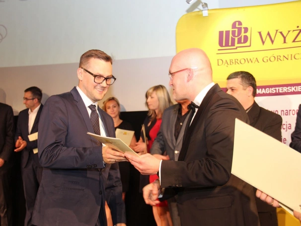 Zdjęcie nr 32 z galerii Koncert Zbigniewa Wodeckiego uświetnił galę wręczenia świadectw ukończenia studiów podyplomowych WSB
