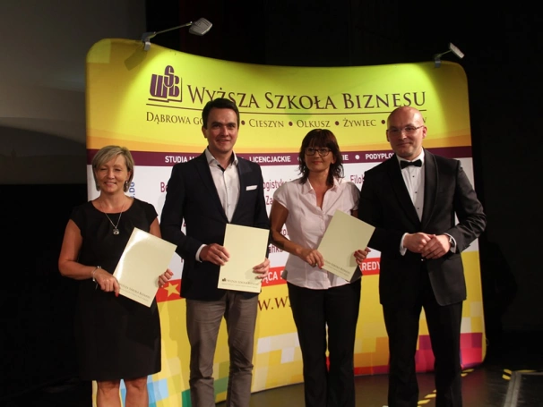 Zdjęcie nr 34 z galerii Koncert Zbigniewa Wodeckiego uświetnił galę wręczenia świadectw ukończenia studiów podyplomowych WSB