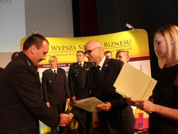 Zdjęcie nr 36 z galerii Koncert Zbigniewa Wodeckiego uświetnił galę wręczenia świadectw ukończenia studiów podyplomowych WSB