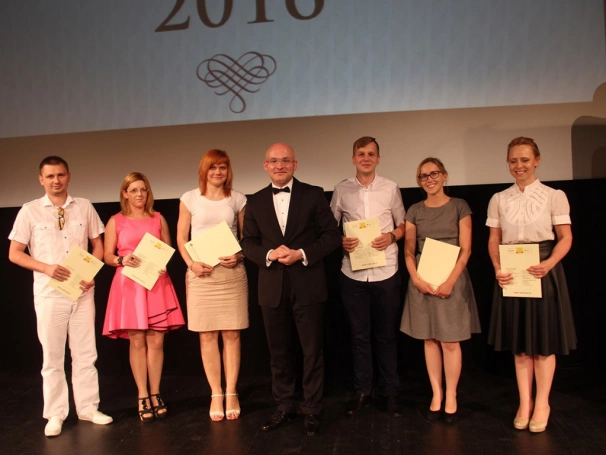 Zdjęcie nr 47 z galerii Koncert Zbigniewa Wodeckiego uświetnił galę wręczenia świadectw ukończenia studiów podyplomowych WSB