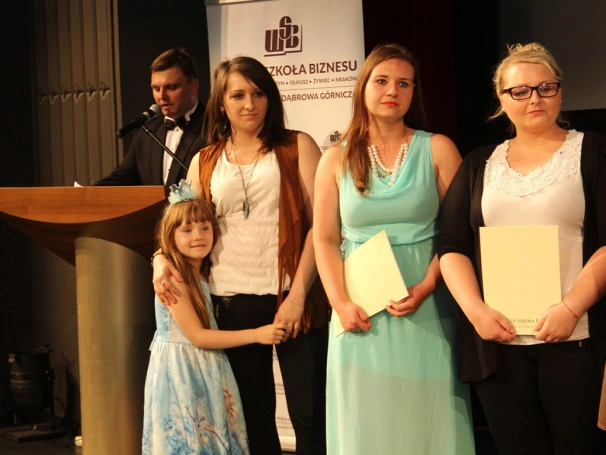 Zdjęcie nr 48 z galerii Koncert Zbigniewa Wodeckiego uświetnił galę wręczenia świadectw ukończenia studiów podyplomowych WSB