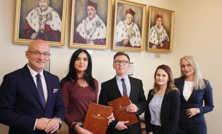 Zdjęcie nr 7 z galerii Śląsko-Zagłębiowski Kongres Mam już w styczniu Wyższej Szkole Biznesu w Dąbrowie Górniczej 