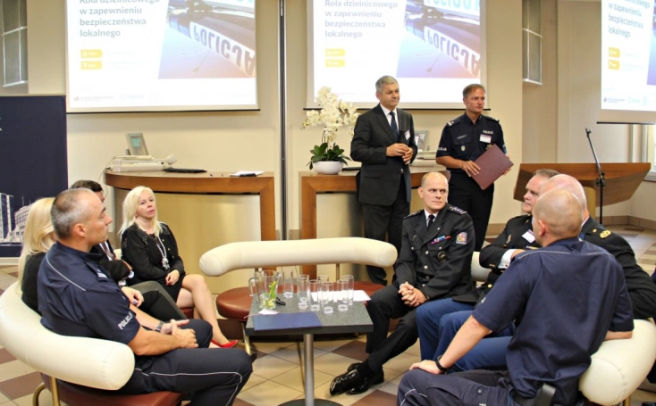 Zdjęcie nr 29 z galerii Dzielnicowy - policjant pierwszego kontaktu. Konferencja w Wyższej Szkole Biznesu w Dąbrowie Górniczej