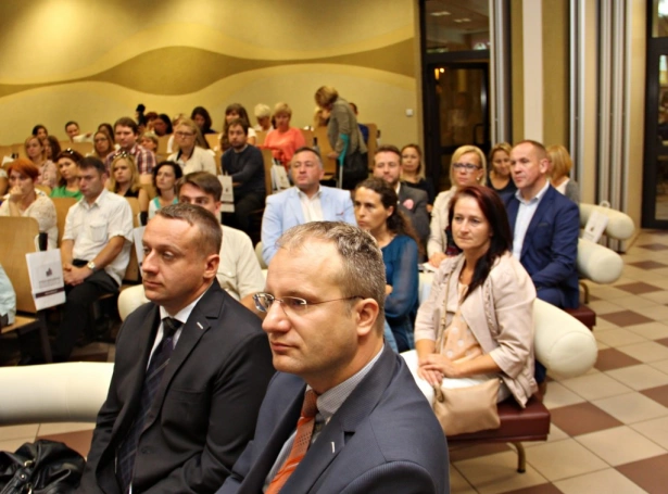 Zdjęcie nr 7 z galerii Dzień Bezpłatnych Szkoleń w Wyższej Szkole Biznesu w Dąbrowie Górniczej - podsumowanie