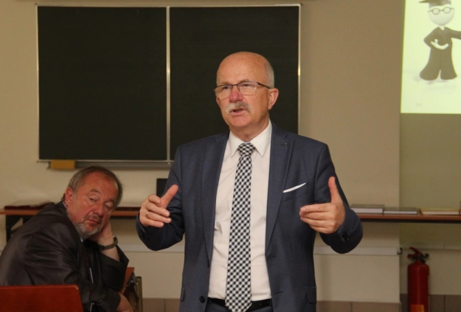 Zdjęcie nr 53 z galerii Dzień Bezpłatnych Szkoleń w Wyższej Szkole Biznesu w Dąbrowie Górniczej - podsumowanie