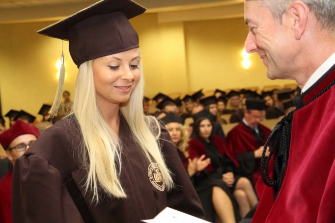 Zdjęcie nr 120 z galerii Gala wręczenia dyplomów absolwentom studiów II stopnia