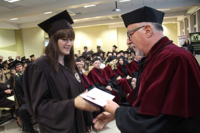 Zdjęcie nr 160 z galerii Gala wręczenia dyplomów absolwentom studiów II stopnia