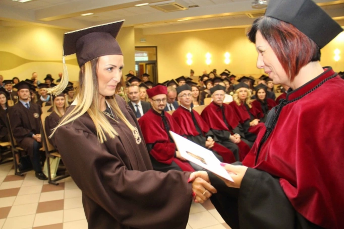 Zdjęcie nr 183 z galerii Gala wręczenia dyplomów absolwentom studiów II stopnia