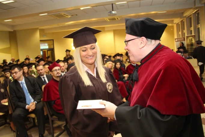 Zdjęcie nr 207 z galerii Gala wręczenia dyplomów absolwentom studiów II stopnia