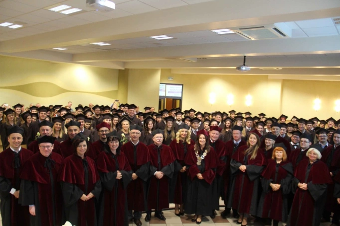 Zdjęcie nr 264 z galerii Gala wręczenia dyplomów absolwentom studiów II stopnia