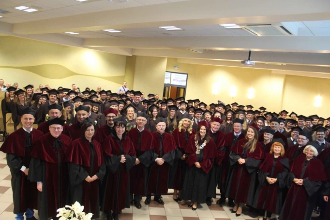 Zdjęcie nr 265 z galerii Gala wręczenia dyplomów absolwentom studiów II stopnia