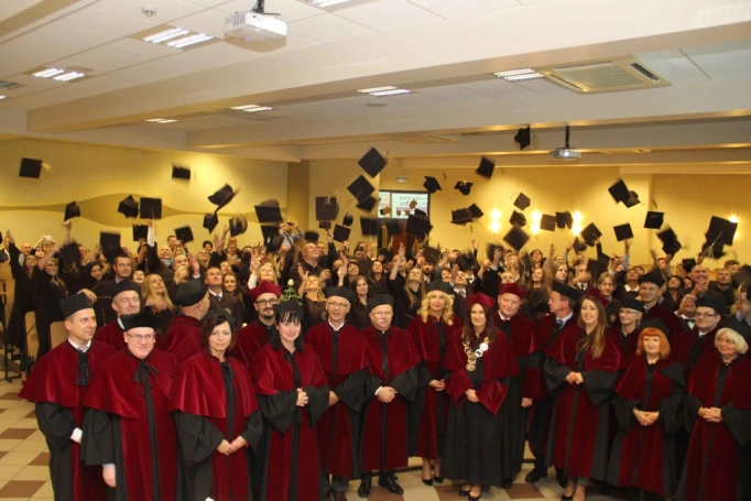 Zdjęcie nr 266 z galerii Gala wręczenia dyplomów absolwentom studiów II stopnia