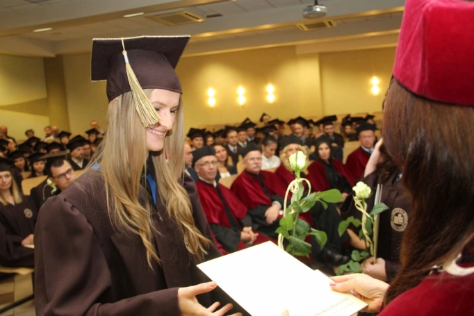 Zdjęcie nr 83 z galerii Gala wręczenia dyplomów absolwentom studiów II stopnia