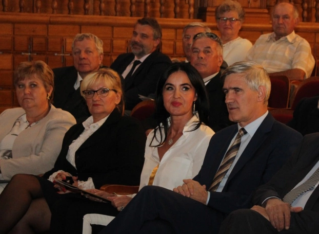 Zdjęcie nr 15 z galerii JM Rektor podczas uroczystej sesji Rady Miejskiej w Dąbrowie Górniczej