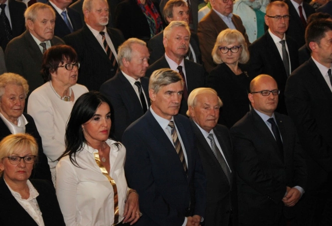 Zdjęcie nr 9 z galerii JM Rektor podczas uroczystej sesji Rady Miejskiej w Dąbrowie Górniczej