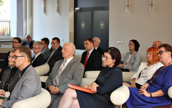 Zdjęcie nr 3 z galerii Uroczyste posiedzenie Senatu Wyższej Szkoły Biznesu w Dąbrowie Górniczej