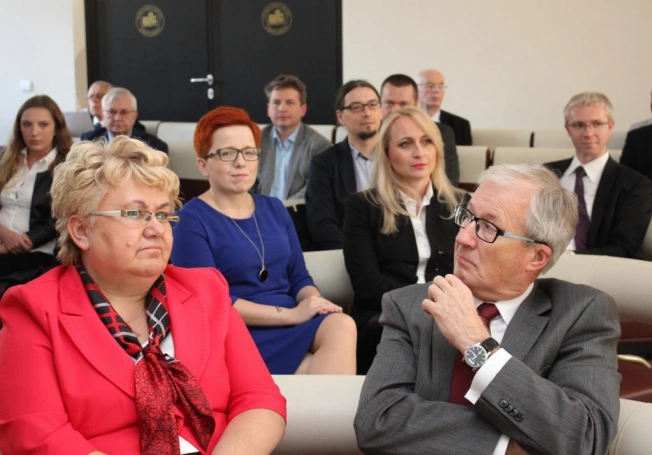 Zdjęcie nr 6 z galerii Uroczyste posiedzenie Senatu Wyższej Szkoły Biznesu w Dąbrowie Górniczej