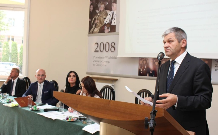 Zdjęcie nr 2 z galerii Uroczyste posiedzenie Senatu Wyższej Szkoły Biznesu w Dąbrowie Górniczej