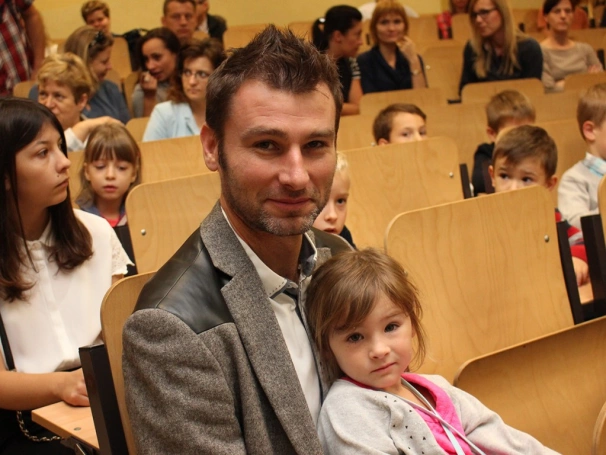 Zdjęcie nr 8 z galerii Młodzi naukowcy zainaugurowani Rok Akademicki 2016/2017. Rozpoczęła się 9. edycja Dąbrowskiego Uniwersytetu Dziecięcego