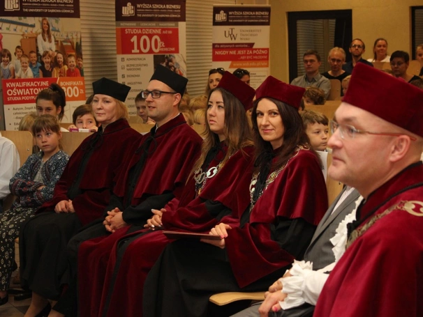 Zdjęcie nr 20 z galerii Młodzi naukowcy zainaugurowani Rok Akademicki 2016/2017. Rozpoczęła się 9. edycja Dąbrowskiego Uniwersytetu Dziecięcego