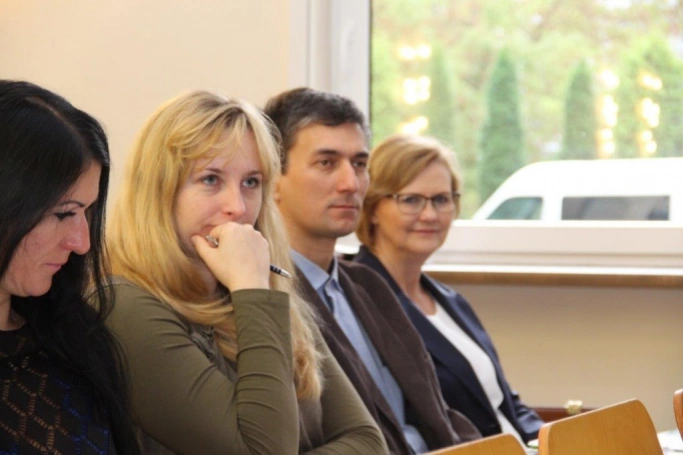 Zdjęcie nr 30 z galerii Specyficzne problemy rozpadu rodziny: opieka naprzemienna – blaski i cienie - konferencja z zakresu mediacji cywilnych