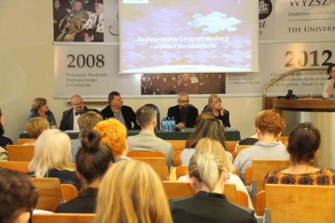 Zdjęcie nr 32 z galerii Specyficzne problemy rozpadu rodziny: opieka naprzemienna – blaski i cienie - konferencja z zakresu mediacji cywilnych