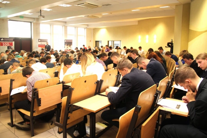 Zdjęcie nr 16 z galerii  I Ogólnopolski Konkurs Wiedzy o Transporcie Kolejowym już za nami