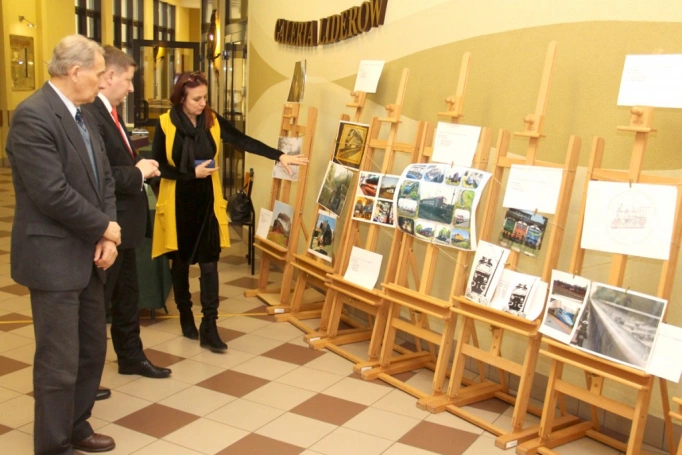 Zdjęcie nr 19 z galerii  I Ogólnopolski Konkurs Wiedzy o Transporcie Kolejowym już za nami