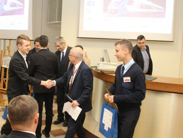 Zdjęcie nr 32 z galerii  I Ogólnopolski Konkurs Wiedzy o Transporcie Kolejowym już za nami