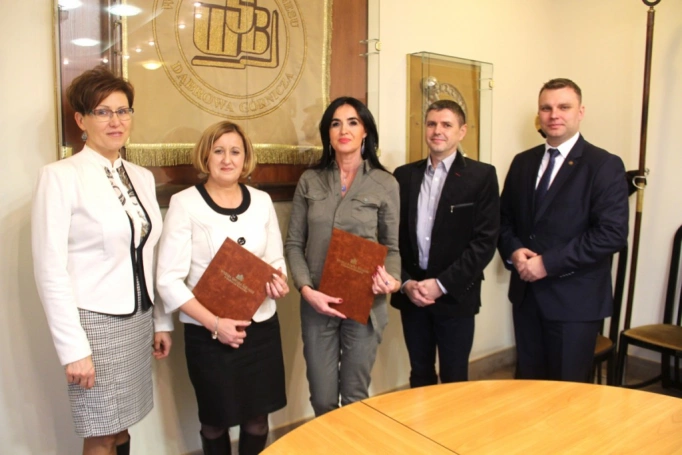 Zdjęcie nr 7 z galerii Zespół Szkół Ogólnokształcących im. Stefana Żeromskiego w Zawierciu dołączył do Klubu Szkół Partnerskich WSB