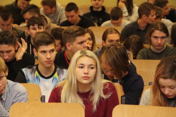 Zdjęcie nr 2 z galerii Dzień z sosnowieckim Elektronikiem w WSB 