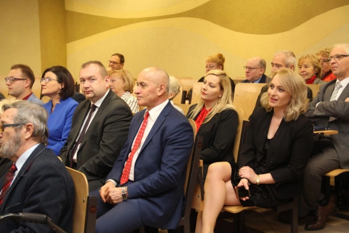 Zdjęcie nr 4 z galerii Uroczyste posiedzenie Senatu oraz Spotkanie Świąteczno-Noworoczne
