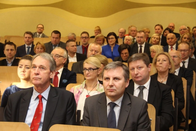 Zdjęcie nr 5 z galerii Uroczyste posiedzenie Senatu oraz Spotkanie Świąteczno-Noworoczne