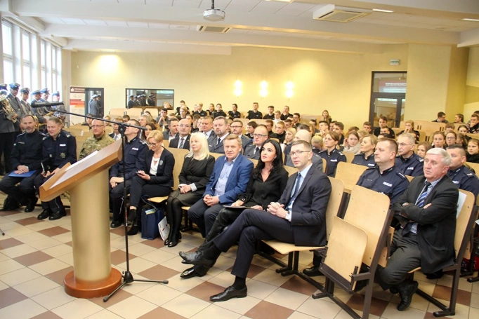 Zdjęcie nr 5 z galerii Jubileusz 6-lecia Centrum Bezpieczeństwa i Edukacji Służb Mundurowych WSB