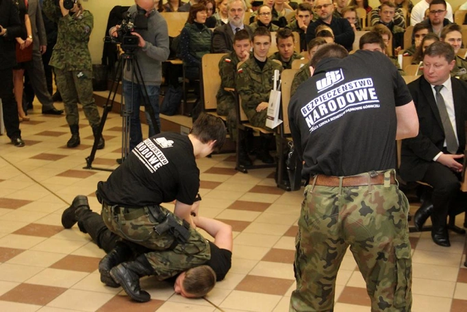 Zdjęcie nr 4 z galerii Jubileusz 6-lecia Centrum Bezpieczeństwa i Edukacji Służb Mundurowych WSB