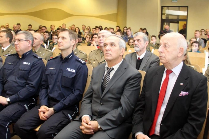 Zdjęcie nr 10 z galerii Jubileusz 6-lecia Centrum Bezpieczeństwa i Edukacji Służb Mundurowych WSB