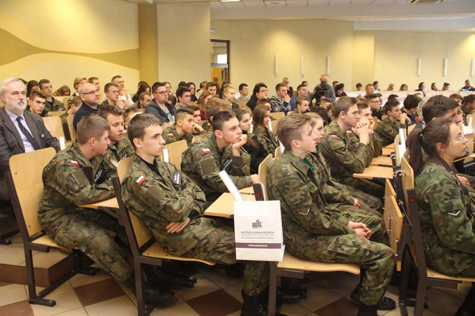 Zdjęcie nr 17 z galerii Jubileusz 6-lecia Centrum Bezpieczeństwa i Edukacji Służb Mundurowych WSB