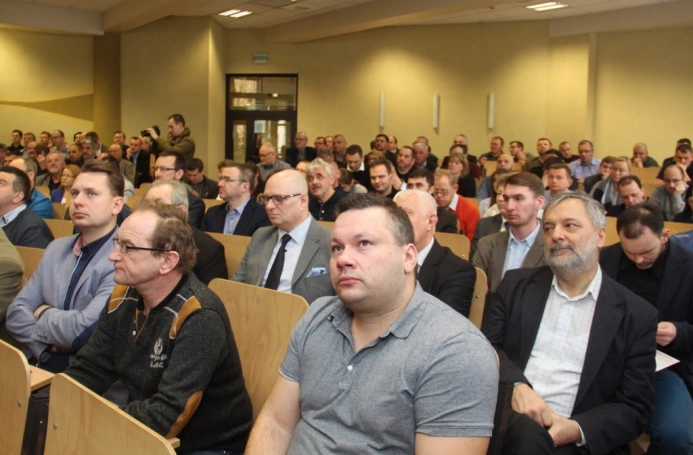 Zdjęcie nr 11 z galerii Specjalistyczne szkolenie dla kolejarzy - Obowiązki i tryb pracy komisji kolejowych