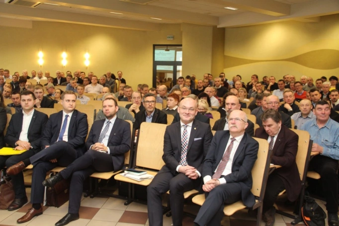 Zdjęcie nr 25 z galerii Specjalistyczne szkolenie dla kolejarzy - Obowiązki i tryb pracy komisji kolejowych