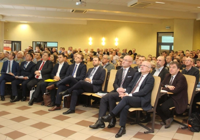 Zdjęcie nr 27 z galerii Specjalistyczne szkolenie dla kolejarzy - Obowiązki i tryb pracy komisji kolejowych