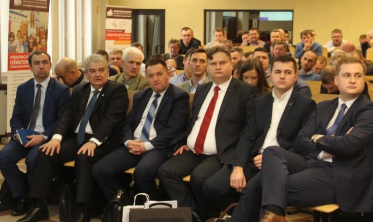 Zdjęcie nr 29 z galerii Specjalistyczne szkolenie dla kolejarzy - Obowiązki i tryb pracy komisji kolejowych