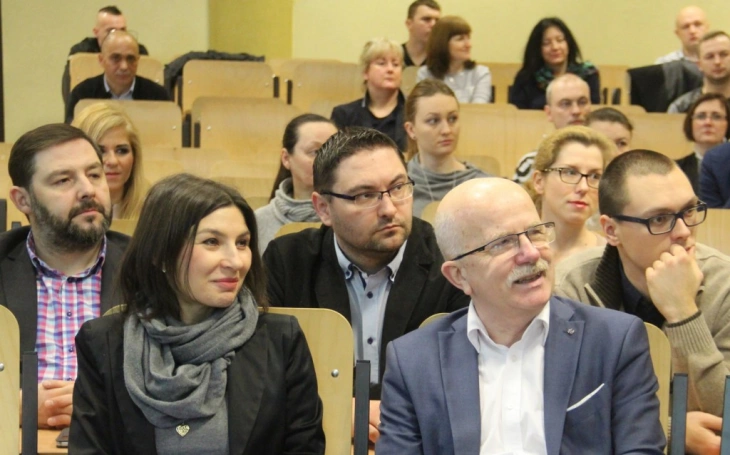 Zdjęcie nr 3 z galerii Dzień Bezpłatnych Szkoleń w Wyższej Szkole Biznesu w Dąbrowie Górniczej 