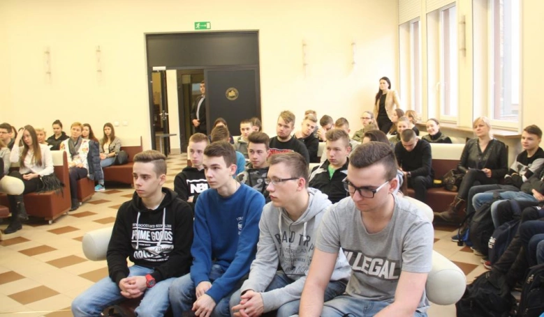 Zdjęcie nr 9 z galerii Marszałek Kazimierz Karolczak gościem WSB